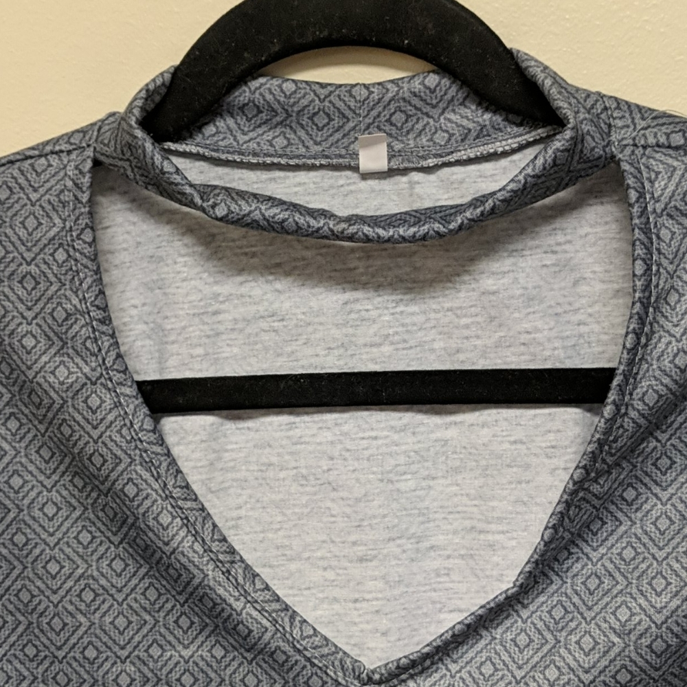 Top - Picture 2 of 4